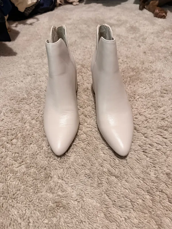 White Boots Size 7 - Image 3