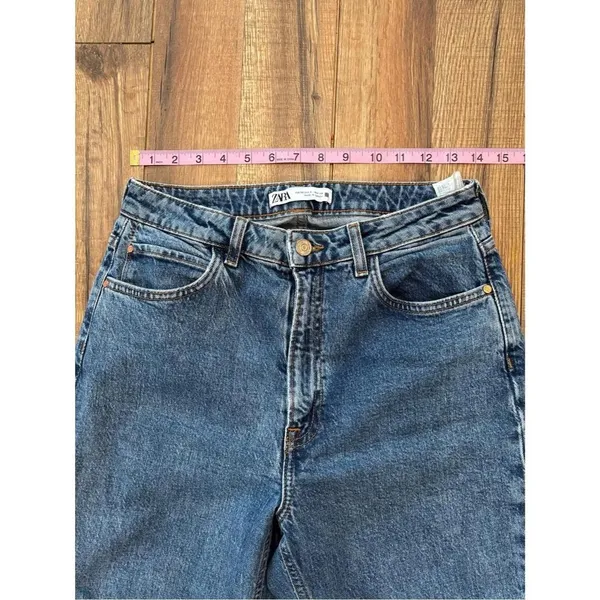 Zara High Rise Straight Leg Jeans Medium Wash Raw Hem Size 6 - Image 4