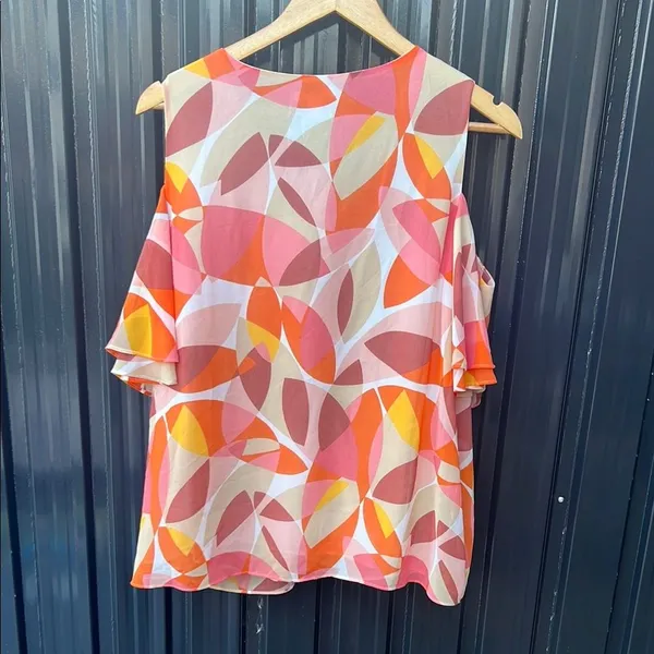 Cato Pink Orange Yellow Abstract Graphic Cold Shoulder Blouse L Large NWT Ruffle - Image 8