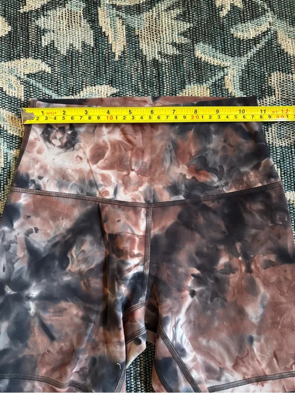 Lululemon Diamond Dye High-Waist Women’s Align Shorts Size 4 - Image 3