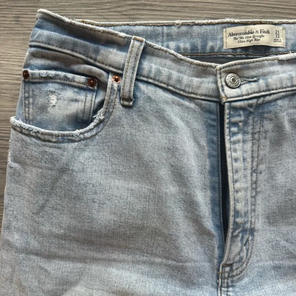 Abercrombie & Fitch 90s Slim Straight Ultra High Rise Womens Size 31/12R - Image 4