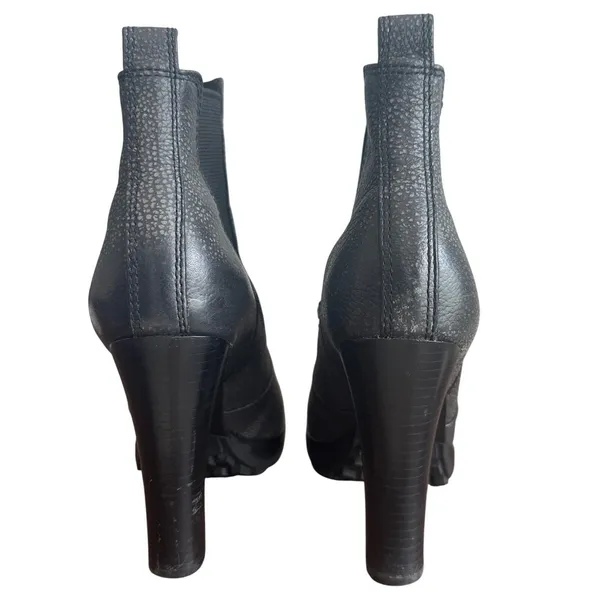 Tory Burch Sullivan Booties 7 Irish Charcoal Leather Lug Platform Chelsea - Image 4
