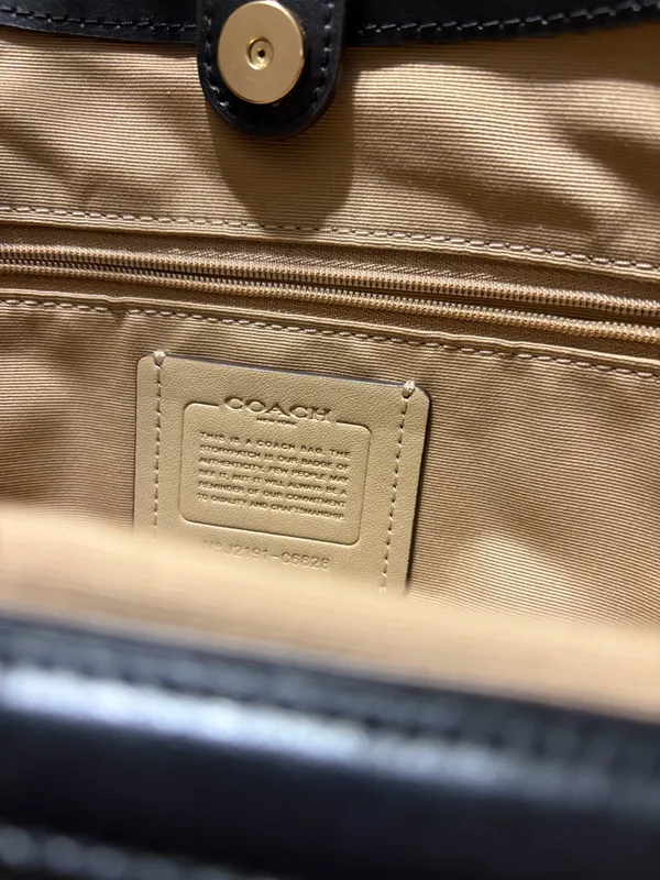 Coach Shoulder Bag Leather - Image 4