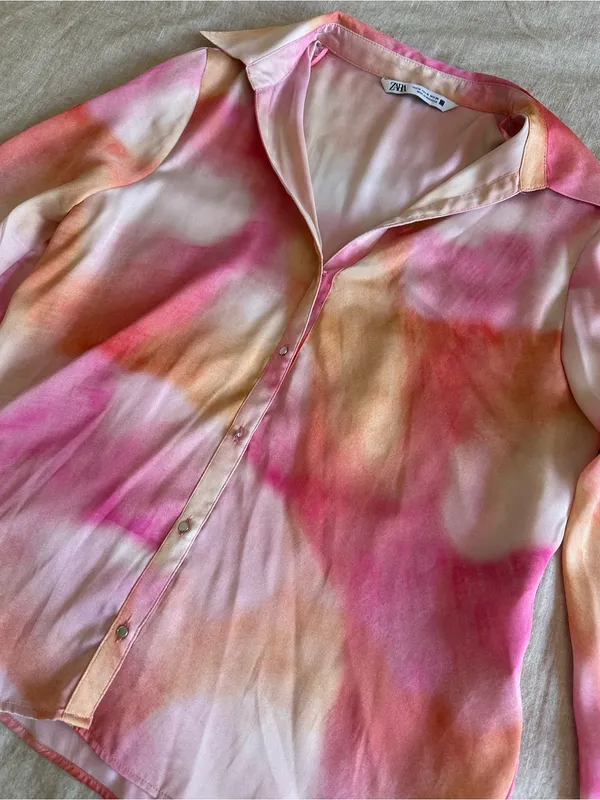 NWOT Zara Satin Watercolor Print Button Up Blouse Medium - Image 2