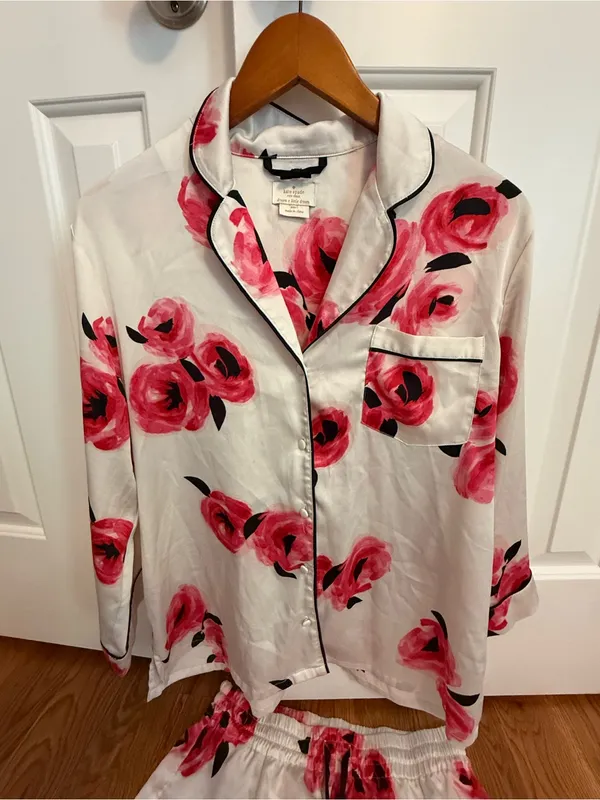 Kate Spade Roses Satin Pajama Set Long Sleeve Top and Shorts Size Large - Image 6