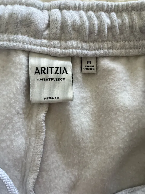 Aritzia
Cozy Sweatfleece Perfect Micro Short Lounge  size - Image 11