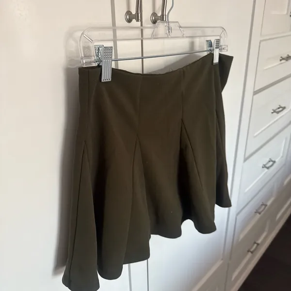 Women’s mini skirt Green Size L - Image 2