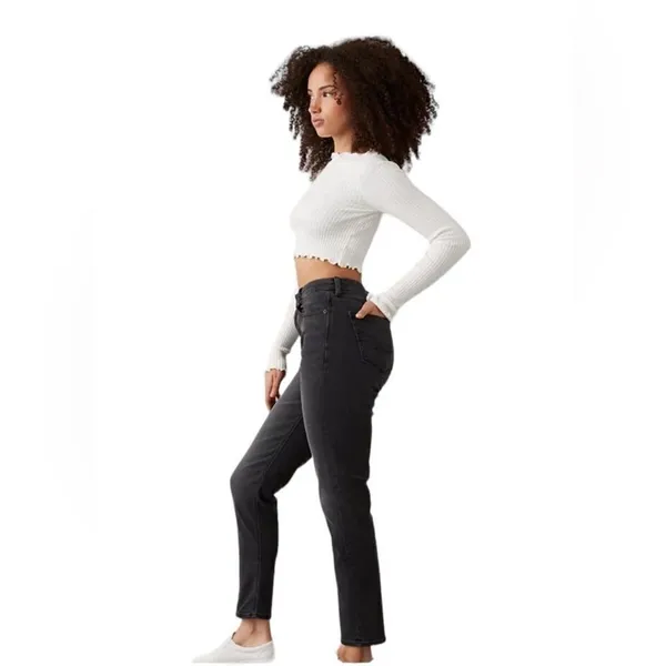 American Eagle Outfitters Mom Jean in Black Wash Charcoal Grey Size 8 - Image 2