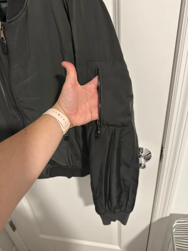 Kendall + Kylie Bomber Jacket Green - Image 3