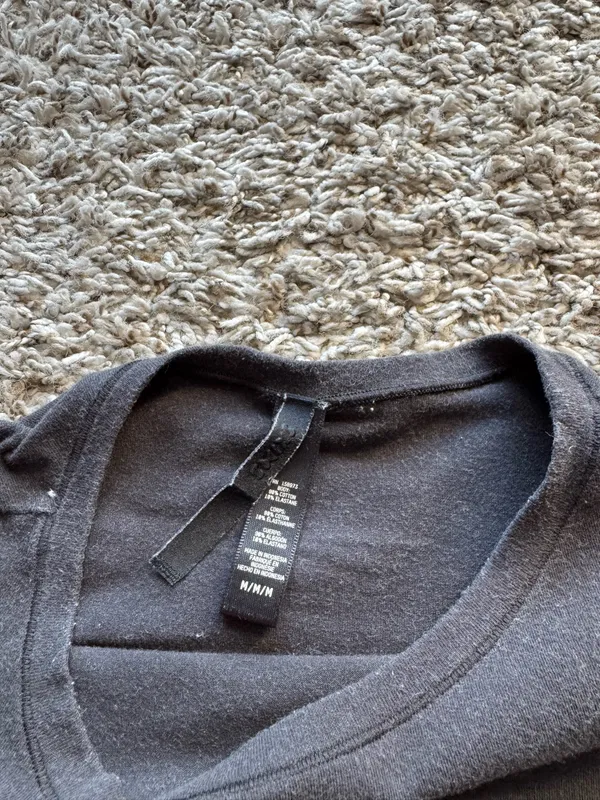 SKIMS T-Shirt - Image 3