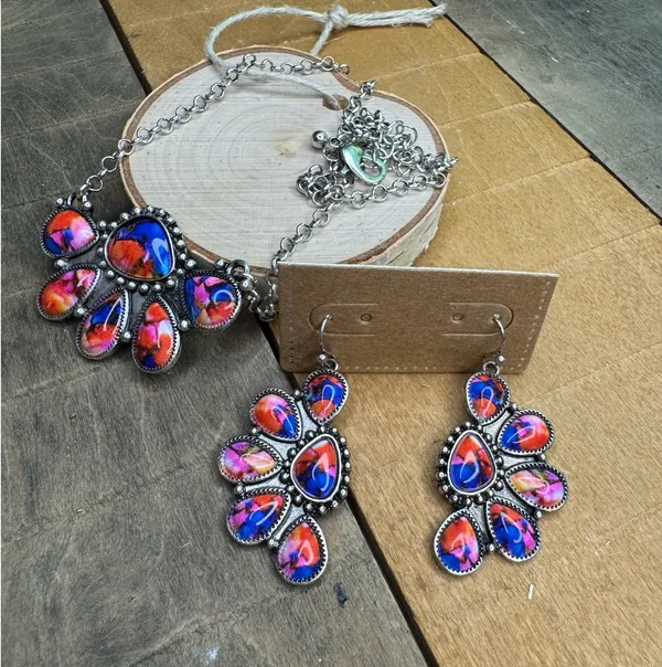 Multicolored western style necklace and earrings set - Image 2