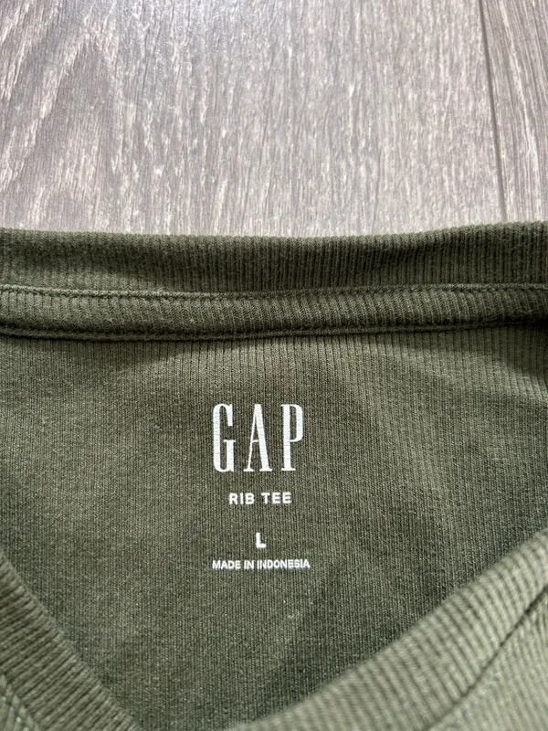 Gap Modern Rib Crop T-shirt Size Large - Image 2