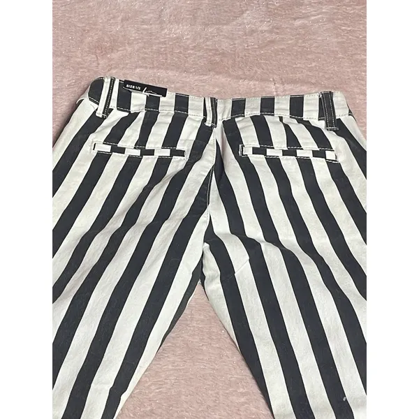 Women's/Juniors V.I.P. Black & White Stripe Size‎ 1/2 New I0200 - Image 7