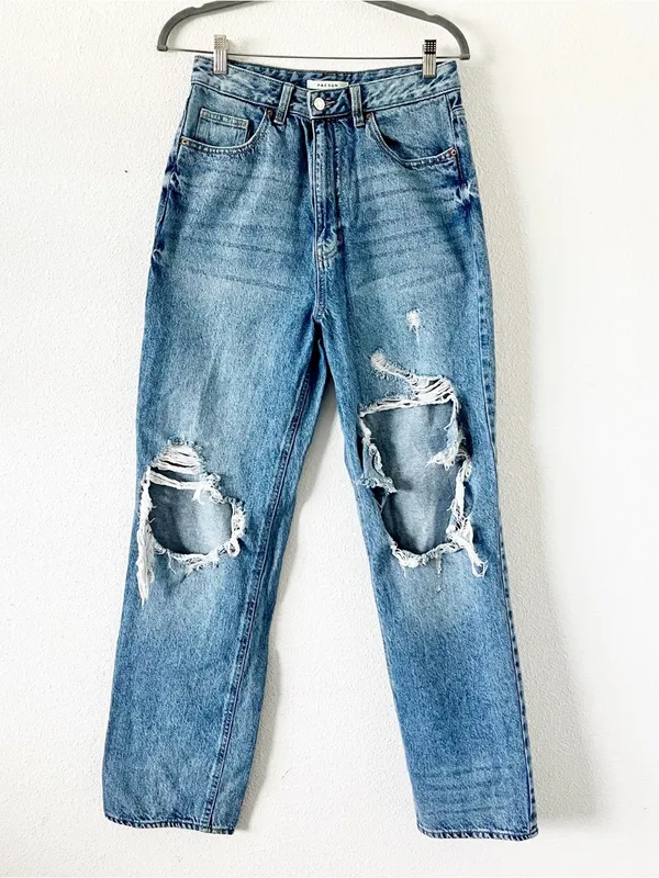 PacSun 90s Boyfriend High Rise Distressed Ripped Straight Leg Jeans - Image 2