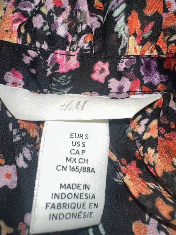 H&M floral longsleeve top size small - Image 6