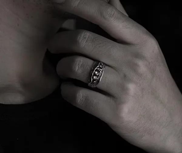& Other Stories Men’s 5 Skull Design Vintage Look Adjustable Ring SZ 9-13 - Image 4