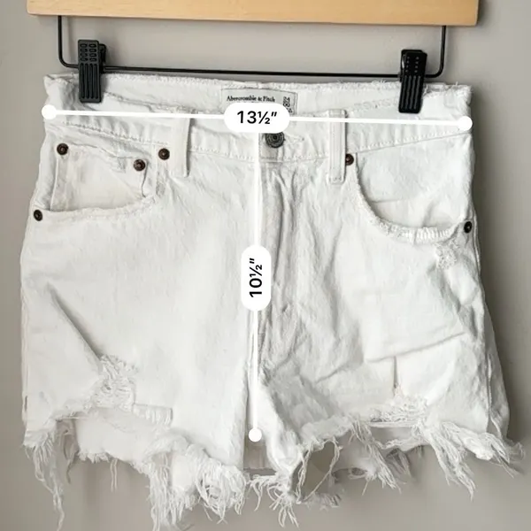 Abercrombie & Fitch The Cutoff Short High Rise White Raw Hem - Image 4