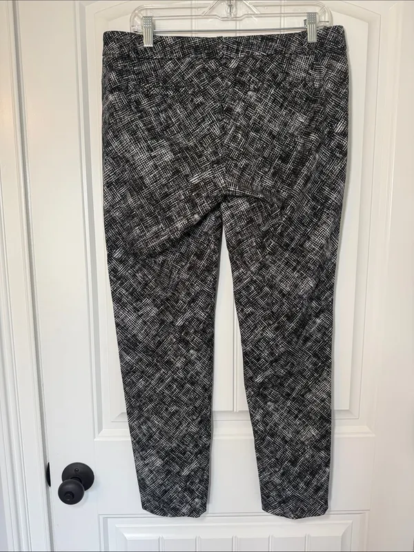 Banana Republic Sloan Black & White Patterned Women's Pants - Size 10 - Image 2