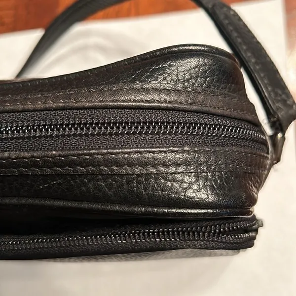 Hunting World Black Leather Crossbody Bag - Image 13