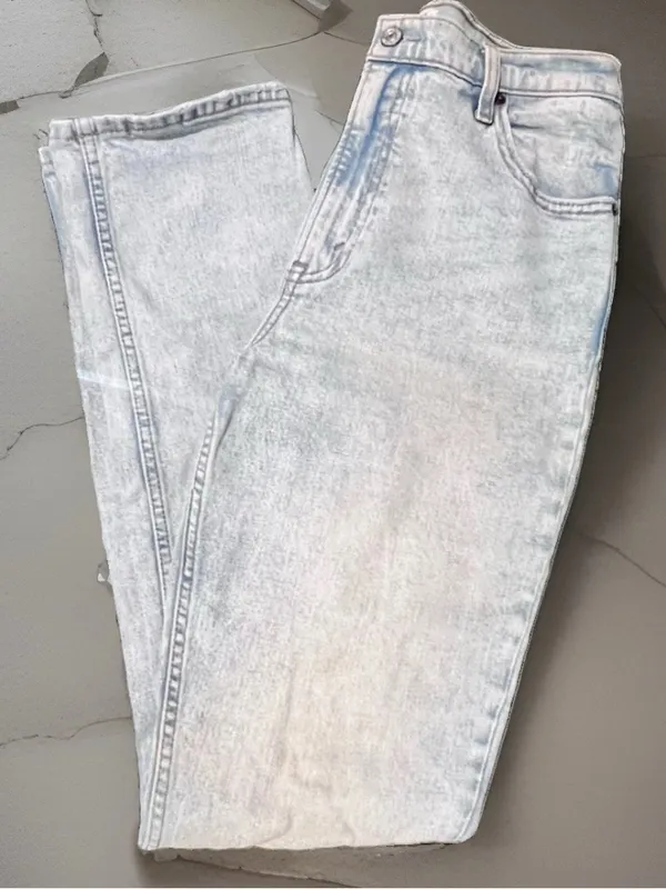 Abercrombie & Fitch Ultra High Rise 90’s Slim Straight Jeans Light Wash Sz 29 - Image 3
