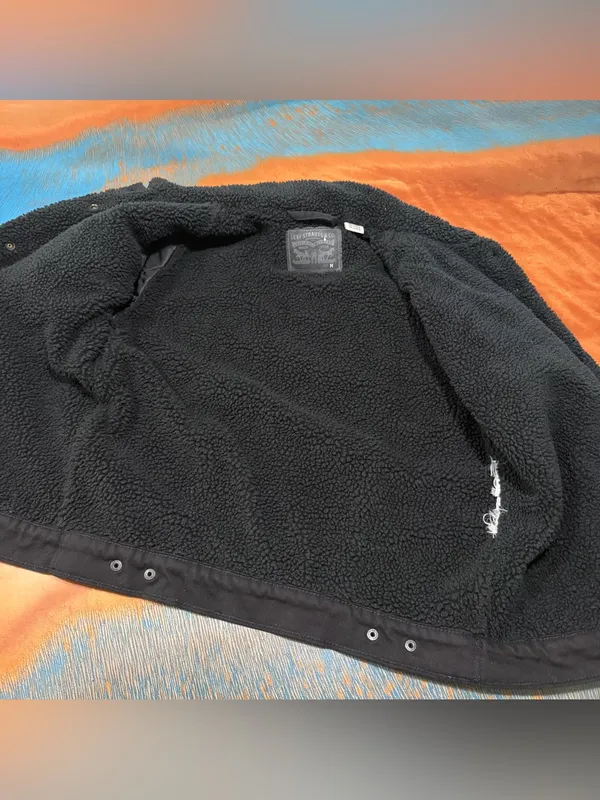 Levi's Black Sherpa-Lined Denim Jacket medium - Image 2