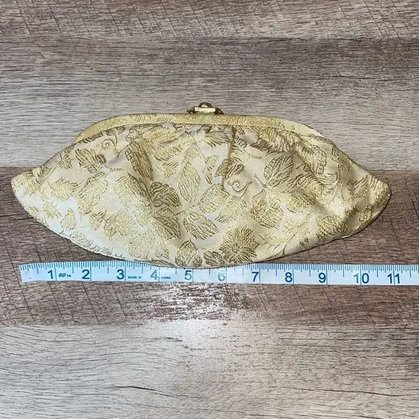 Vintage 1950’s Womens Metallic Jacquard Chain Handle Clutch and Gloves Gold Crea - Image 11