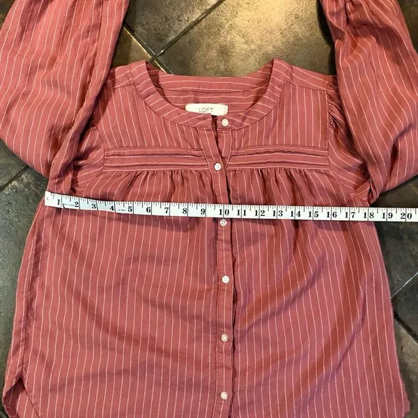 Loft Women’s Button Down Long Sleeve Blouse Pink White Size Small - Image 7