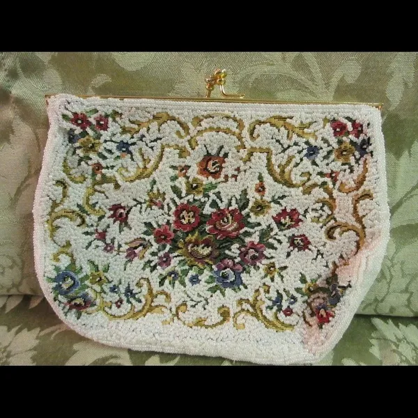 Vintage retro beaded purse from Fine Arts floral design - Image 2