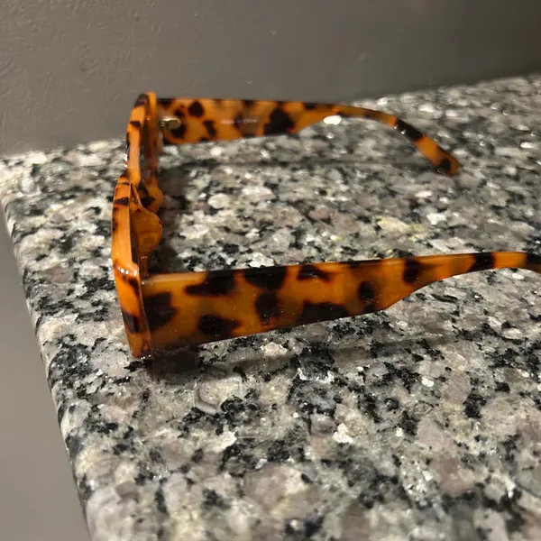 Tortoise Shell Sunglasses Brown - Image 5