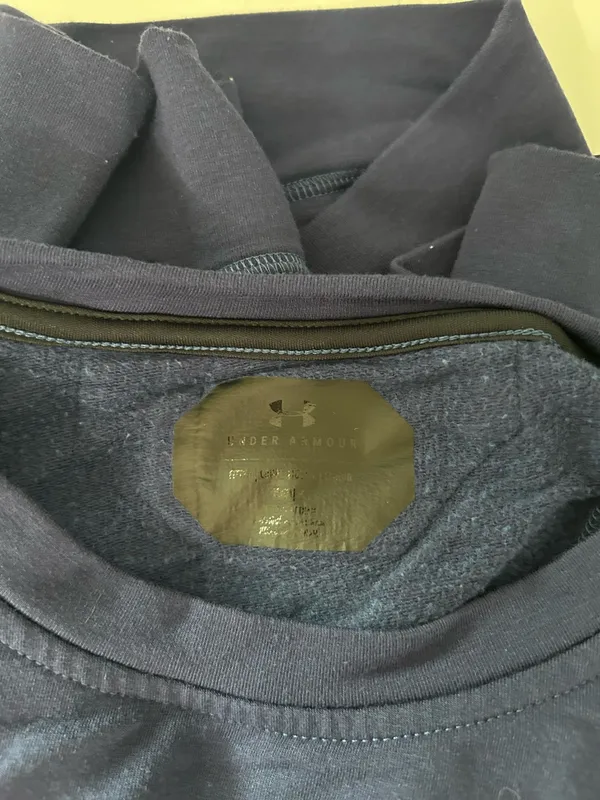 Under Armour Sweatshirt - Image 3