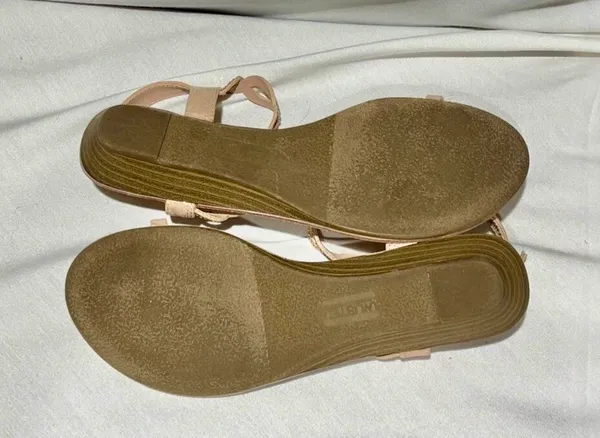 Unlisted by Kenneth Cole Embellished Wedge Sandals Size 7 - Image 8