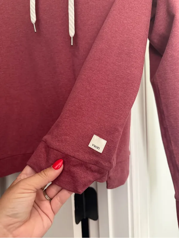 Vuori Women's Halo Essential Hoodie burgundy red long sleeve stretch - Image 3