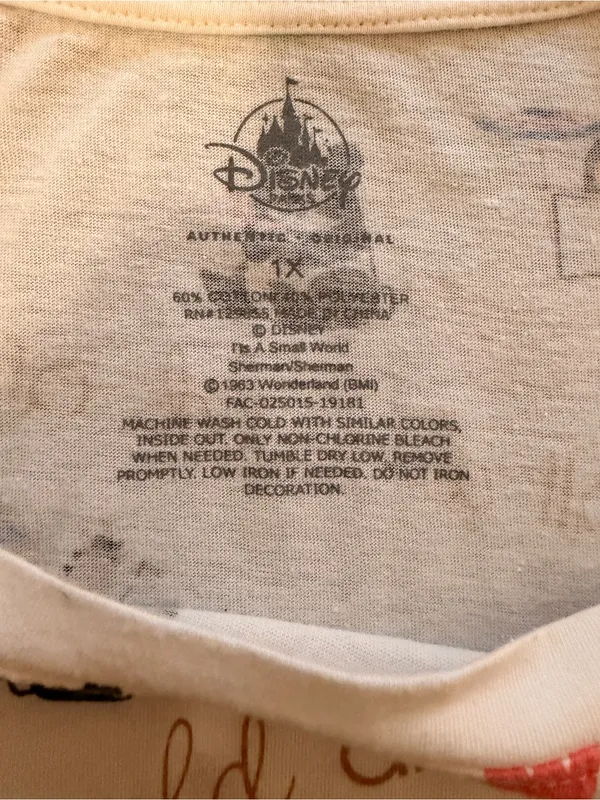 Disney NWOT White 'It's a Small World' Multicolor Graphic Tee - Image 5