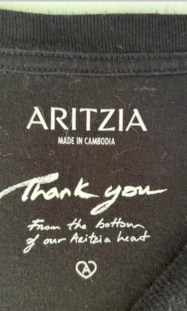 Aritzia heart tshirt - Image 3