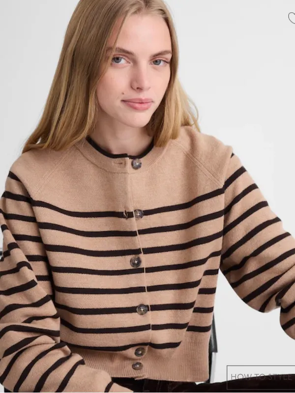 Madewell Raglan-Sleeve Cropped Cardigan in Merino Wool - Image 6