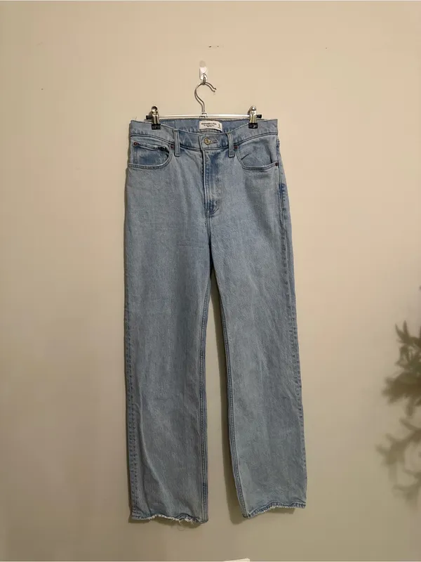 Abercrombie & Fitch High Rise 90s Relaxed Jean Size 28/6 - Image 6