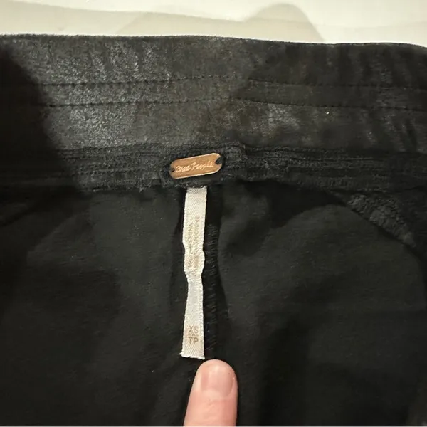 Free People Black Midnight Vegan Suede Skinny‎ Pants Size XS - Image 8