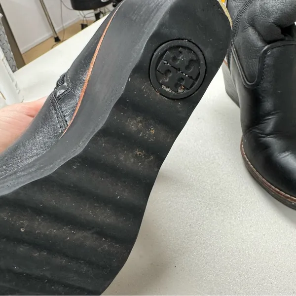 Tory Burch Black Leather Sherpa Lined Ankle Wedge Boots Booties Womens 8 Fall - Image 8