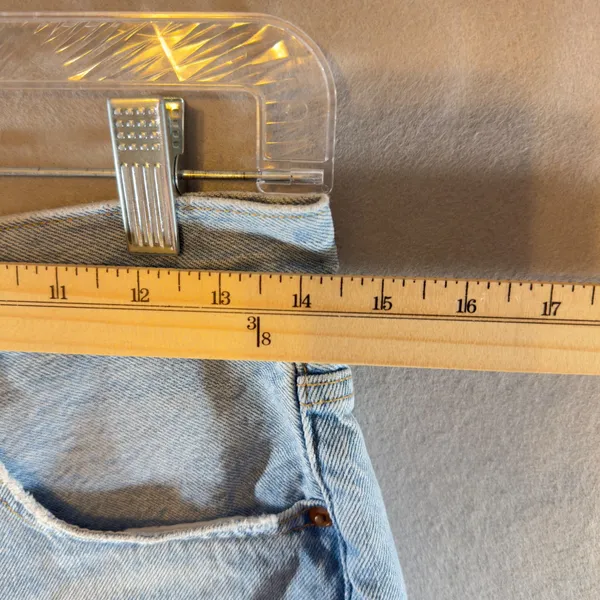 532 | Levi's 501 Original Womens High Rise Distressed Denim‎ Shorts Light Wash - Image 3