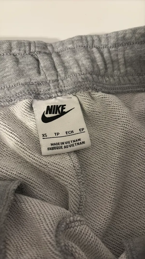 High Waist Nike Grey Sweat-Short - Image 3