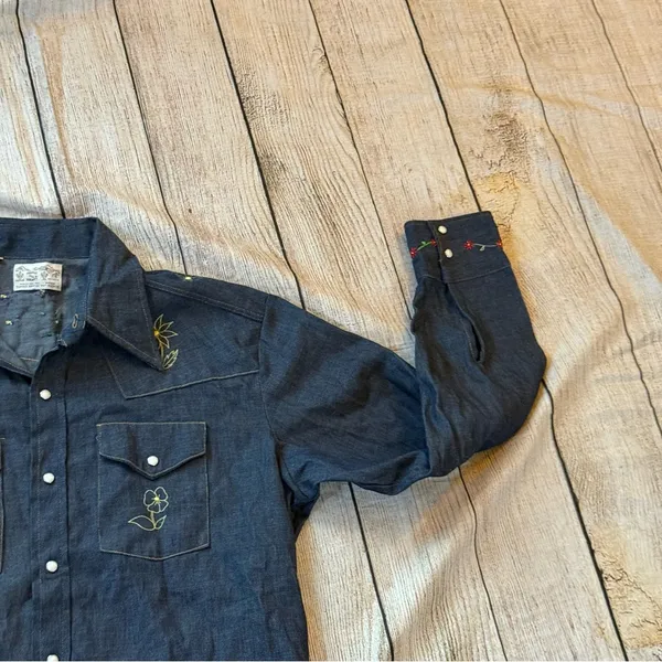 Vintage Triple LLL Brand Denim Western Embroidered Pearl Snap Long Sleeve Sz XL - Image 3