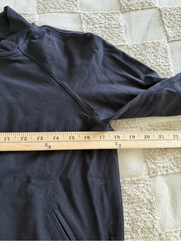 Lululemon Om Me Home Jacket
Black‎ Size 10 - Image 2