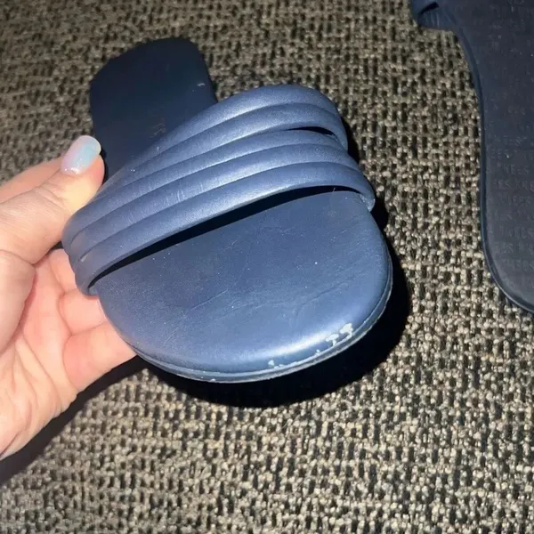 ✨Tkees Serena Navy Sz 7 Sandals✨ - Image 12