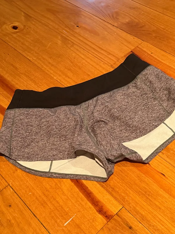 Lululemon Speed Up Low-Rise Lined Shorts 2.5” Heather Lux Multi Black/Black Size 4 - Image 2