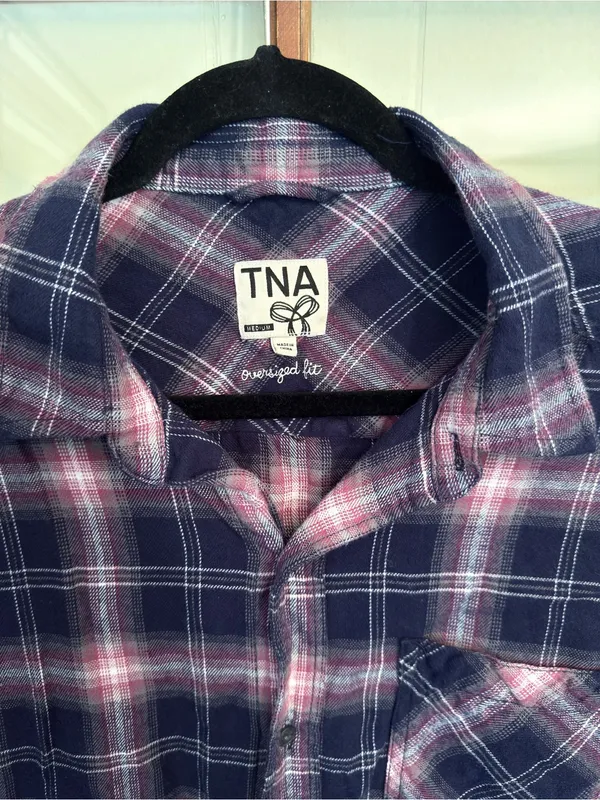 TNA by Aritzia Soft Oversized Plaid Flannel Button Up Shirt Navy Pink Purple Med - Image 2