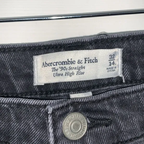 Abercrombie & Fitch Curve Love Distressed 90’s Straight Ultra High Rise Jeans - Image 4