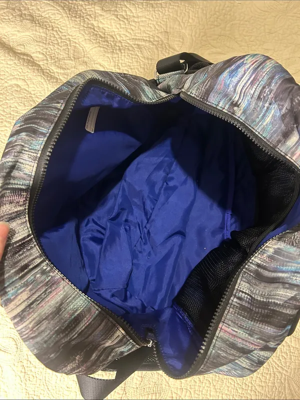 Ivivva by Lululemon Black with Blue & Gray Pattern Weekend Duffel - Image 5