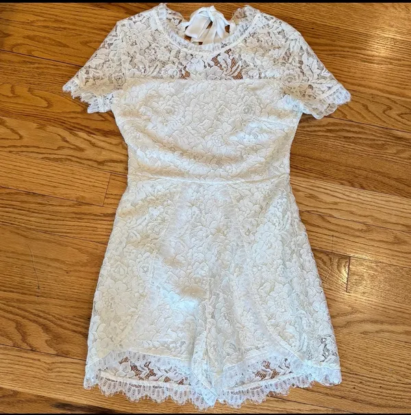 Francesca’s White Lace Romper Shorts Mini Dress Open Back Graduation M Summer - Image 3