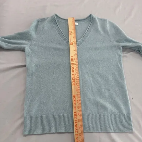 1901 Womens V-Neck 100% Cashmere Sweater Light Blue Long Sleeve Pullover Size M - Image 6