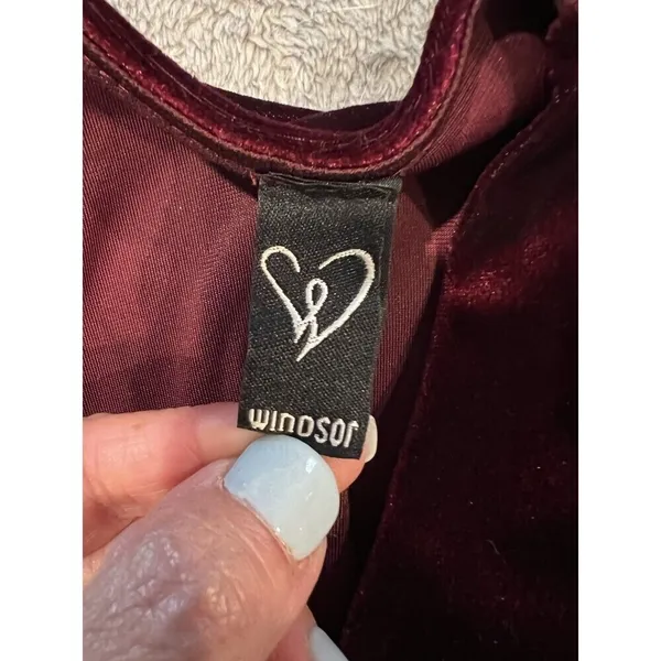 Windsor Red Velvet Vixen Long Sleeve Mini Dress size medium - Image 6